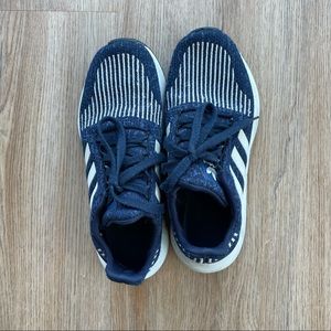 ❤️SOLD ❤️
 size US 6. Used good. Color navy with white. Made in Indonesia